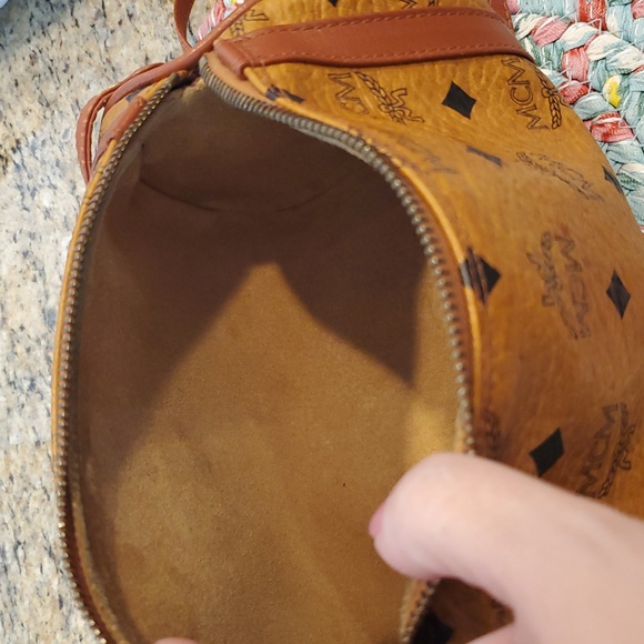 Authentic MCM Visetos Barrel Bag in Cognac in Excellent Vintage Condition - Picture 12 of 15